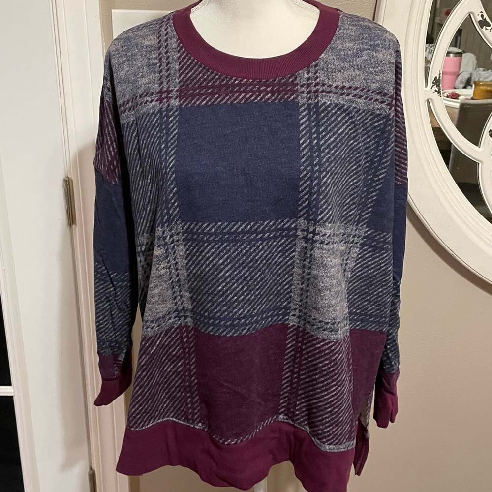 LuLaRoe Hannah sweatshirt